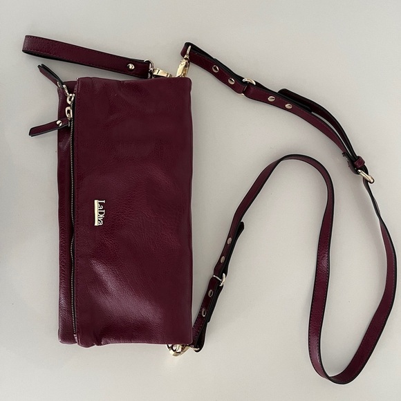 LA DIVA Burgundy Faux Leather Cross Body Bag Gold Hardware Converts to Clutch - Picture 9 of 16